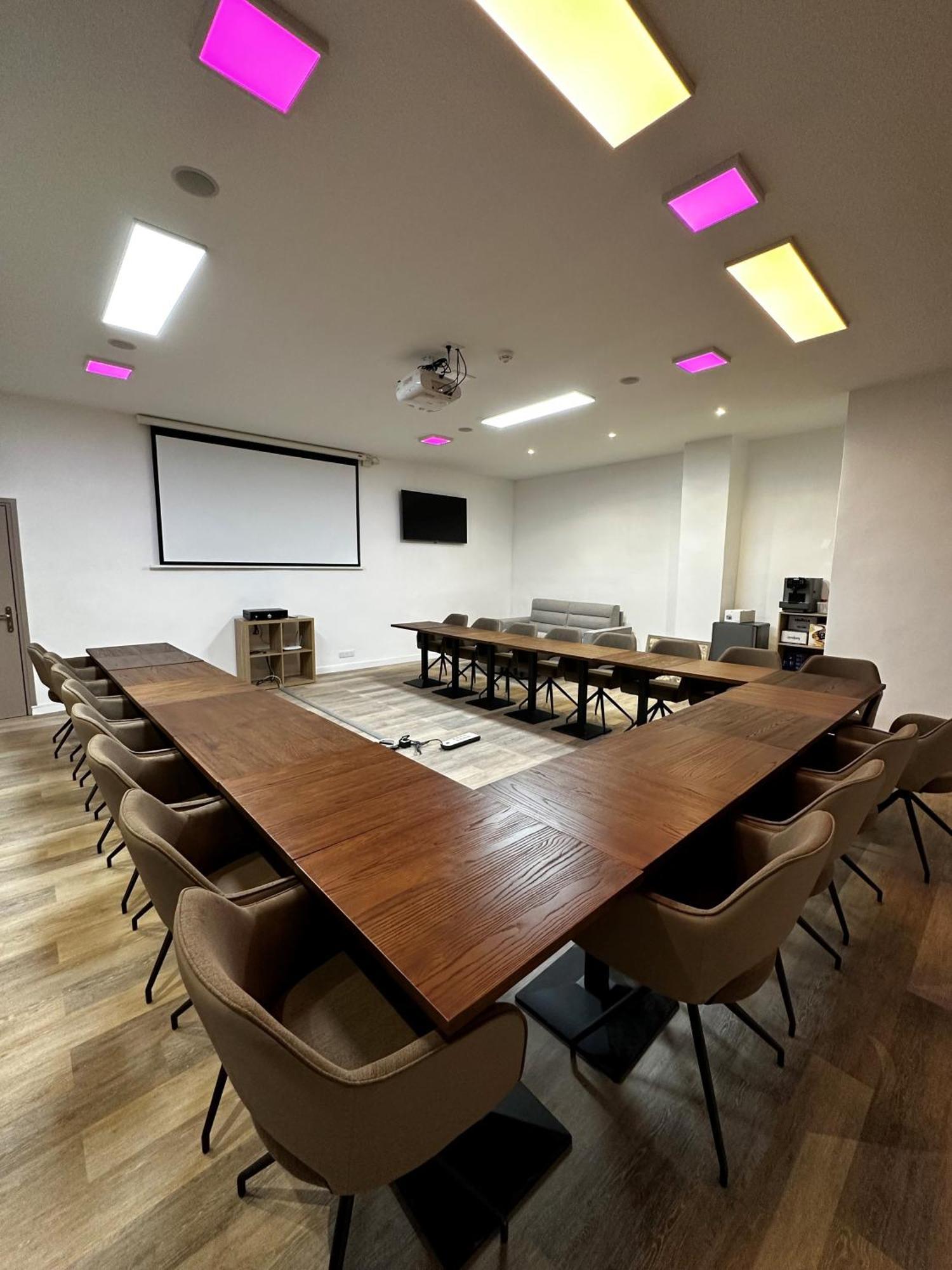 נים Empire Hotel מראה חיצוני תמונה